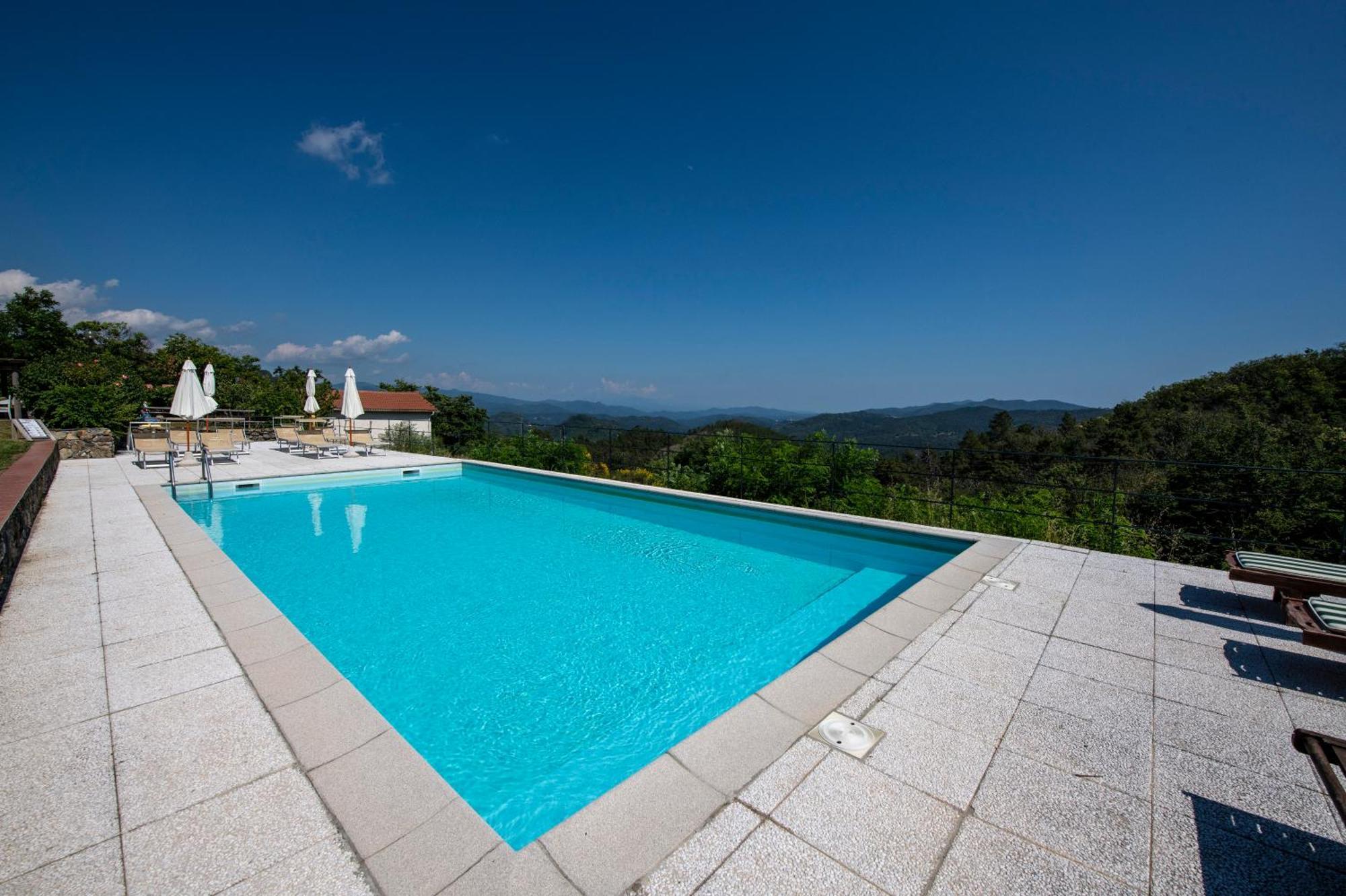 211 - Appartamento Acacia, Terrazza Giardino E Piscina Carro Dış mekan fotoğraf