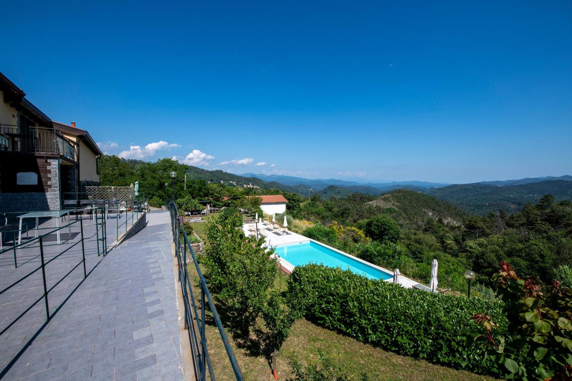 211 - Appartamento Acacia, Terrazza Giardino E Piscina Carro Dış mekan fotoğraf