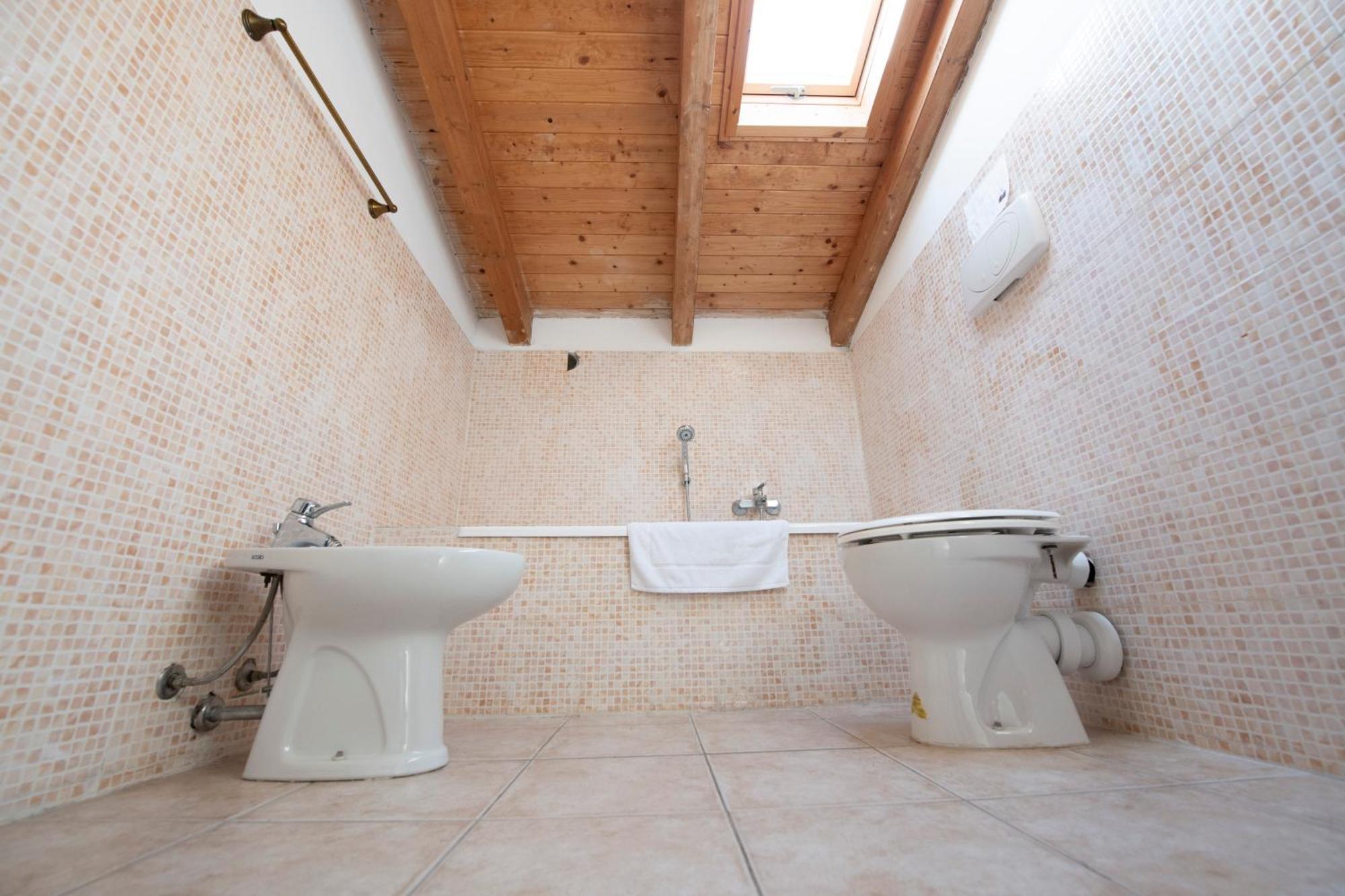 211 - Appartamento Acacia, Terrazza Giardino E Piscina Carro Dış mekan fotoğraf
