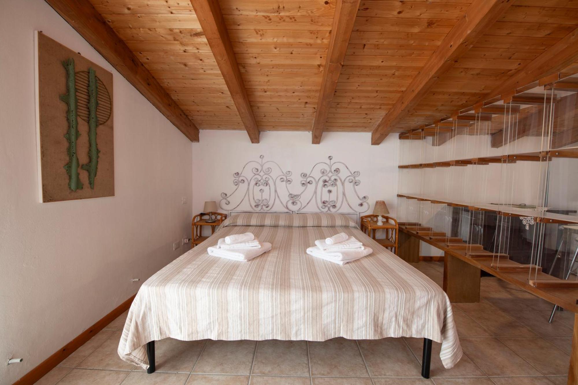 211 - Appartamento Acacia, Terrazza Giardino E Piscina Carro Dış mekan fotoğraf